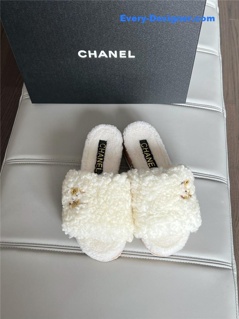 Ch**el new wool slippers