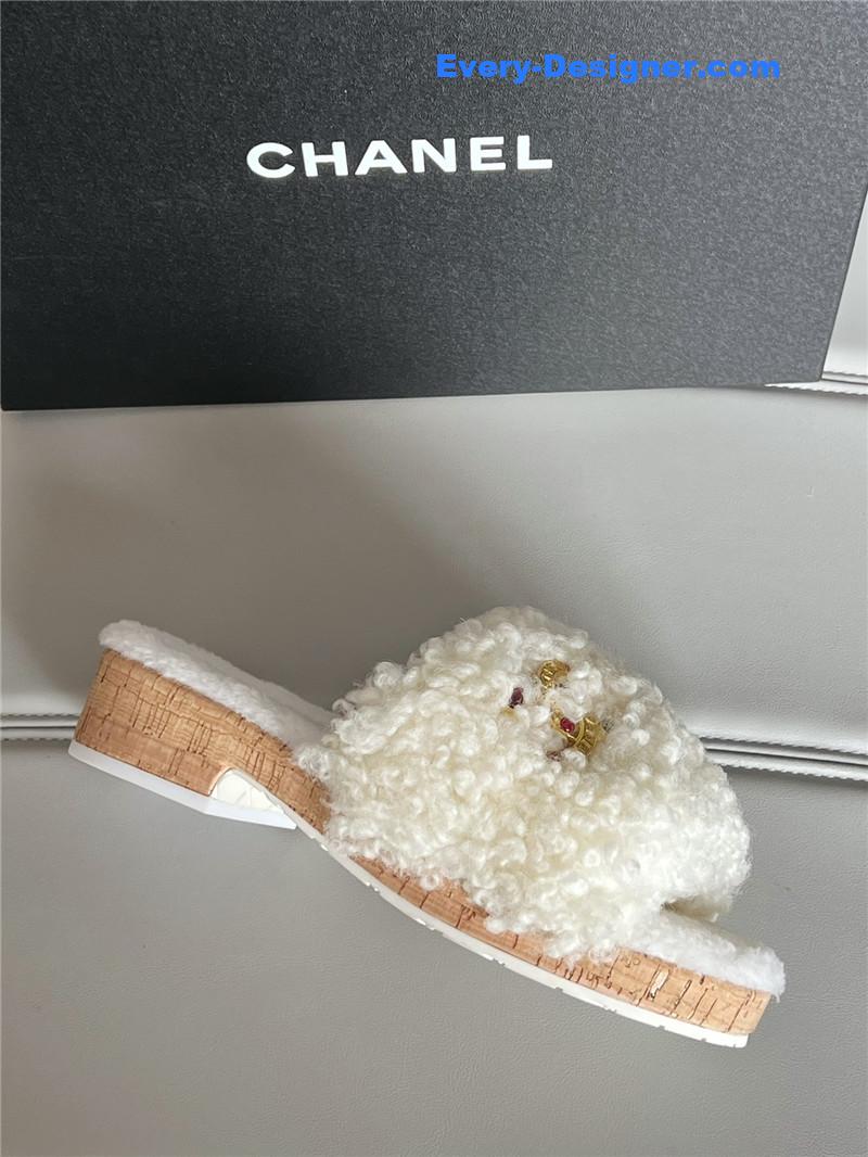 Ch**el new wool slippers