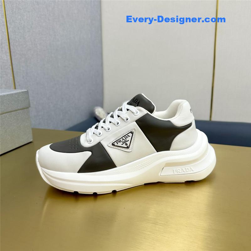 Pra*a new casual shoes