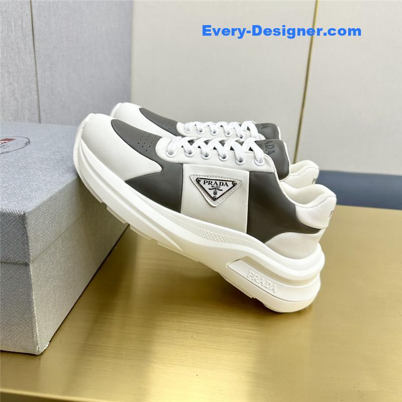 Pra*a new casual shoes