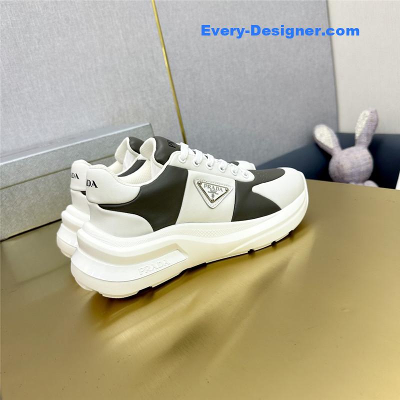 Pra*a new casual shoes