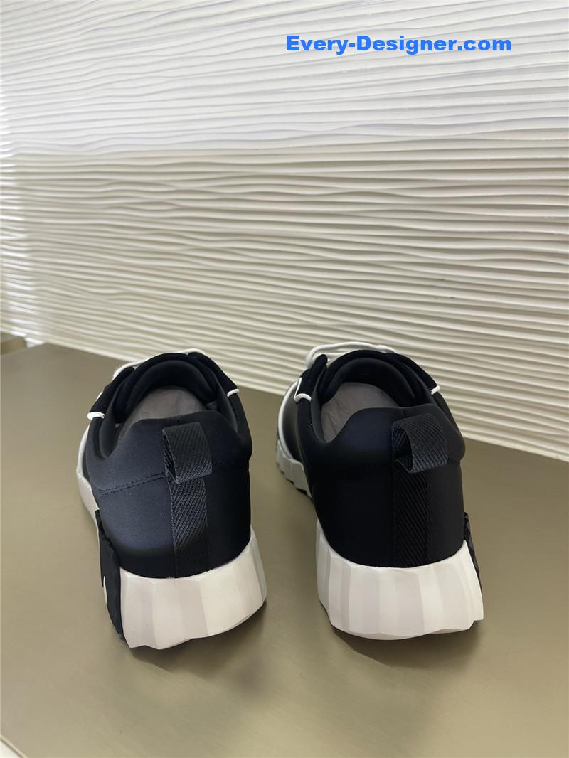 H**me5 bouncing low-top sneakers in black for women