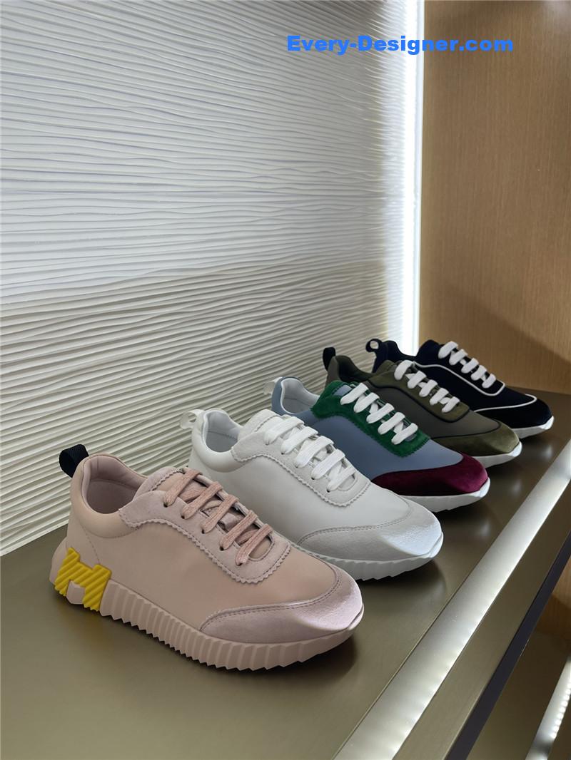 H**me5 bouncing low-top sneakers in black for women