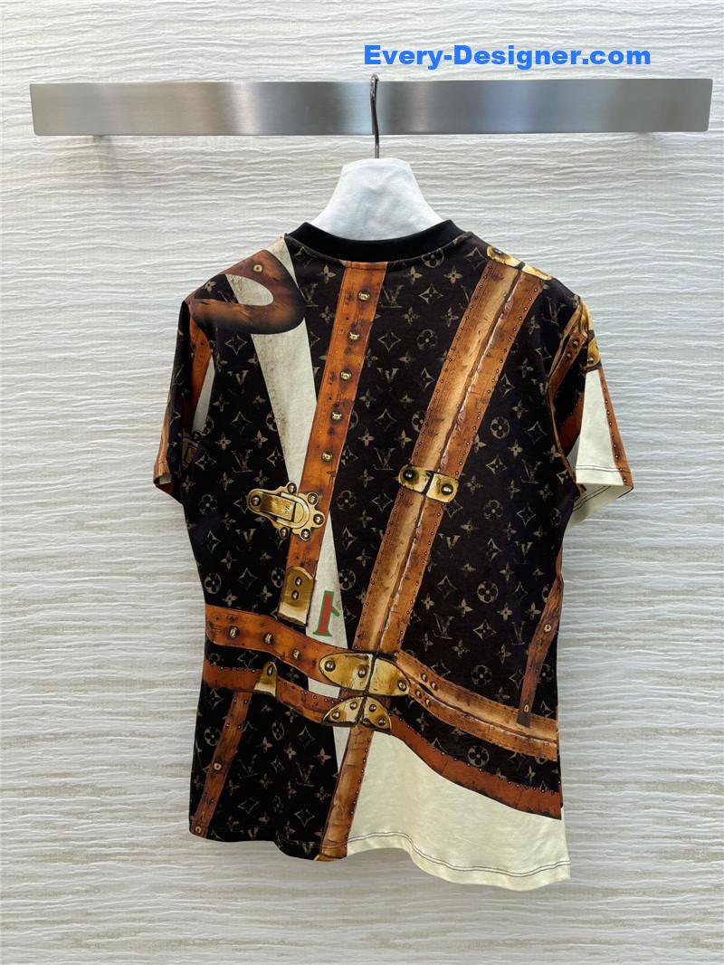 l0vis Vvtt0n lv metal chain luggage print t-shirt replica clothes
