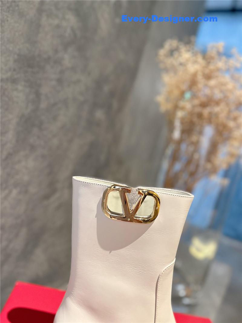 Va1e*ntin0 vlogo white calfskin ankle boots