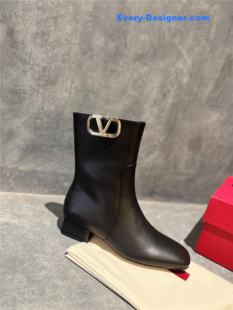 Va1e*ntin0 vlogo black calfskin ankle boots