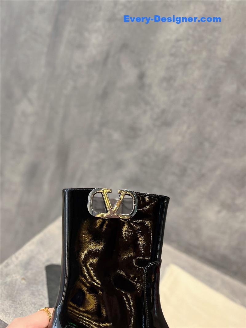 Va1e*ntin0 vlogo leather ankle boots