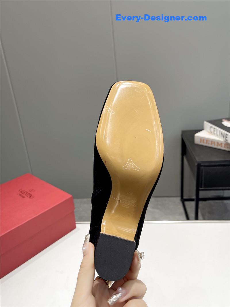 Va1e*ntin0 garavani 60mm suede ankle boots