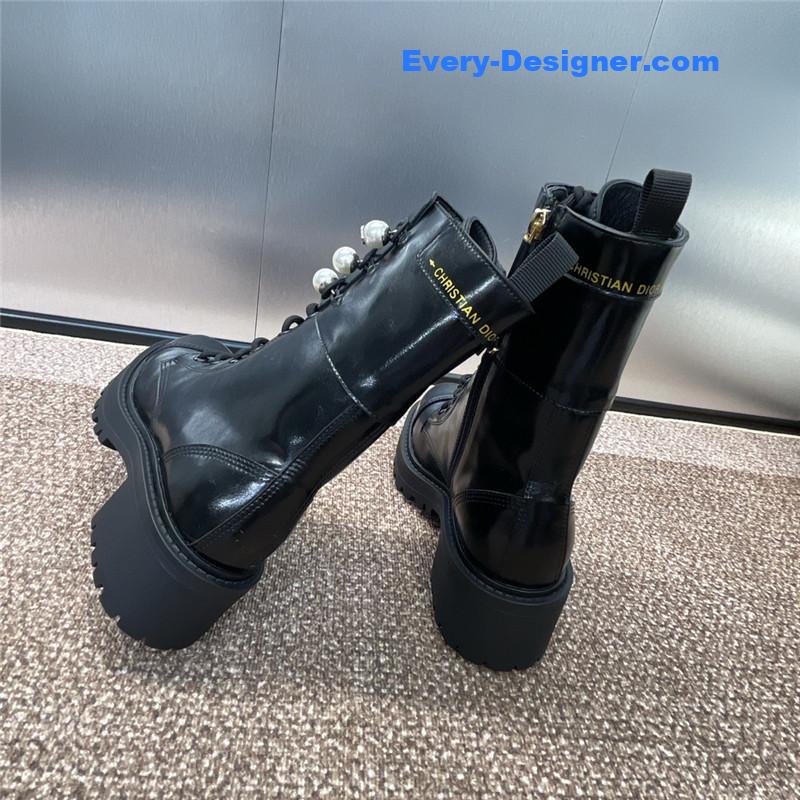 D10r d-strike ankle boots