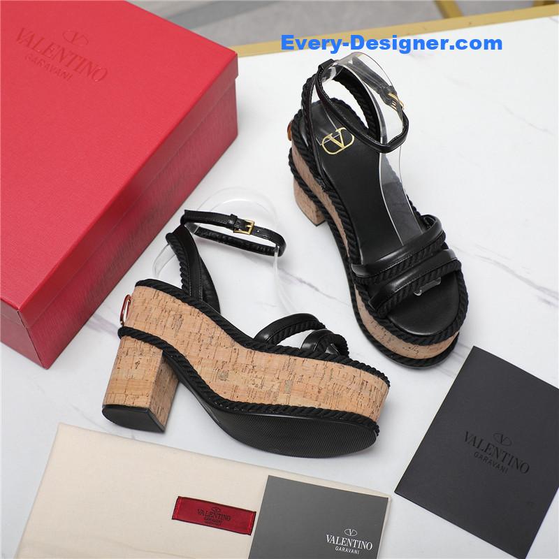 Va1e*ntin0 vlogo summerblocks wedge sandals