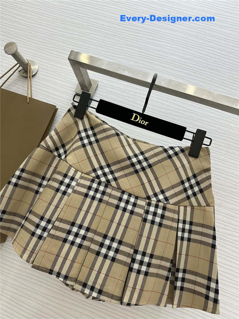 Bv*b*rry short plaid skirt cheap replica designer clothes