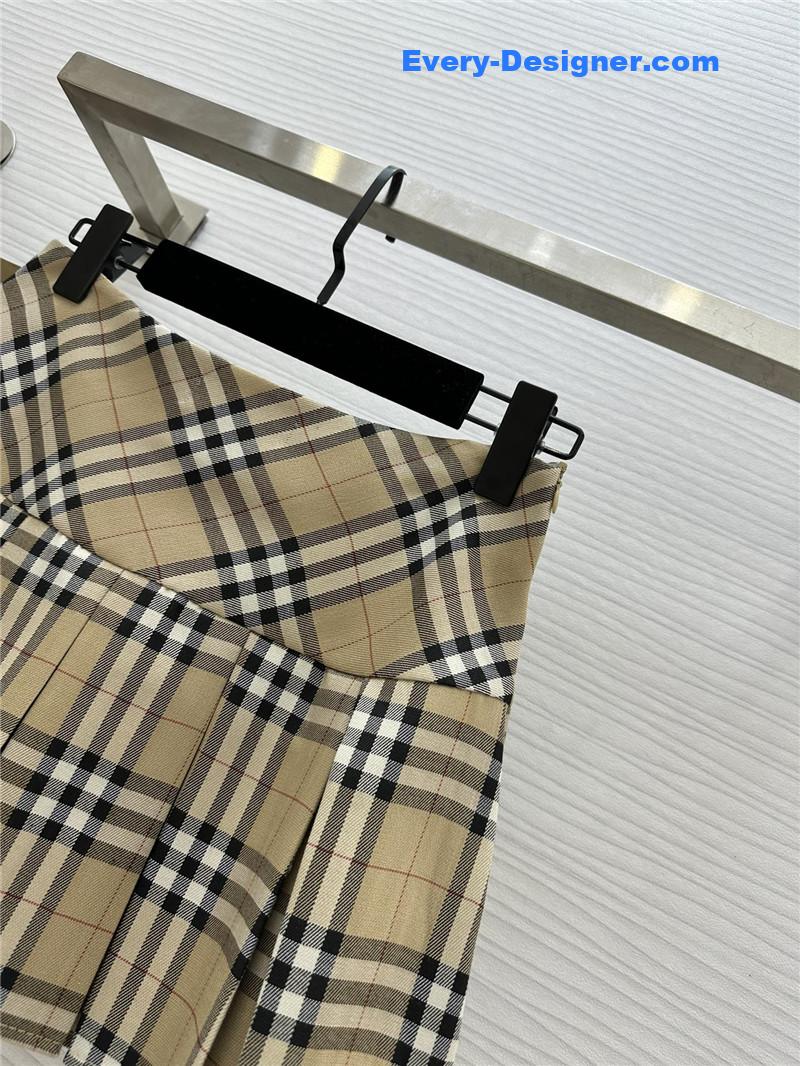 Bv*b*rry short plaid skirt cheap replica designer clothes