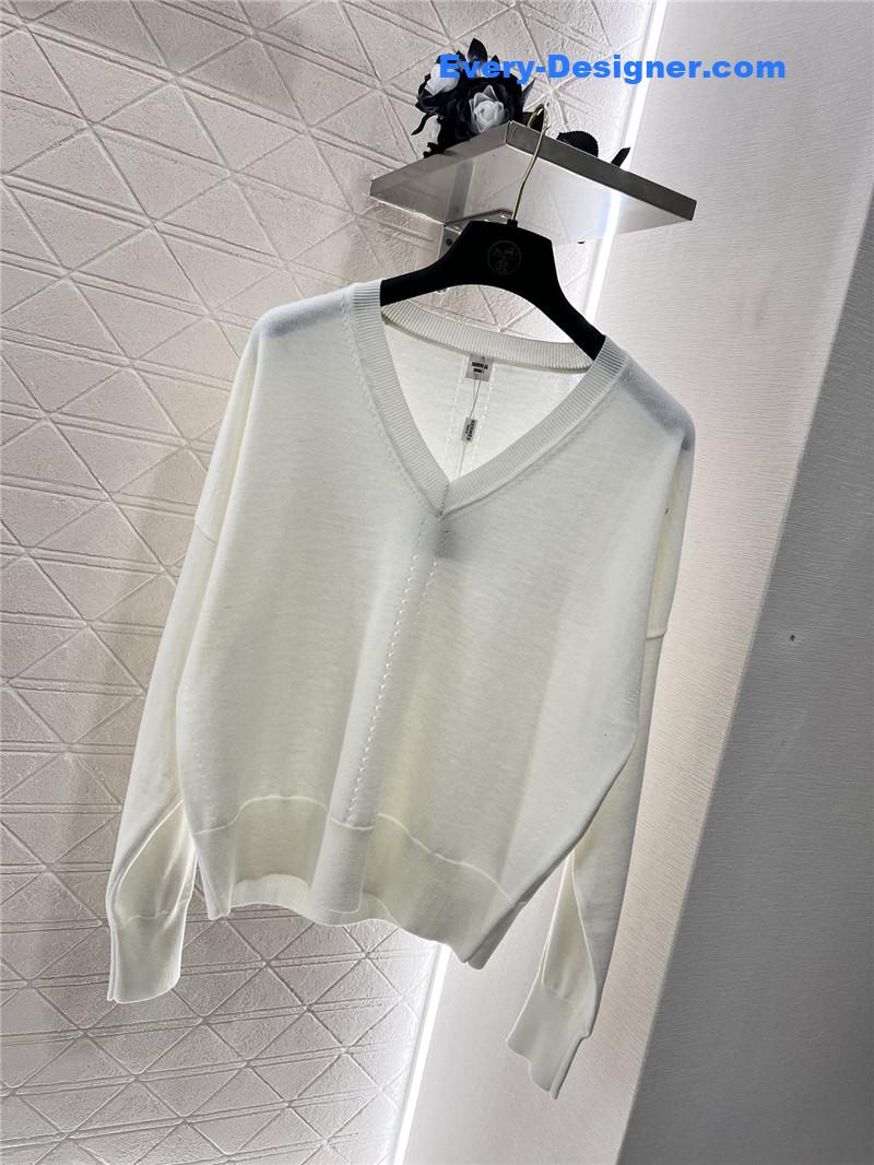 H**me5 v-neck knitted top replica clothing sites