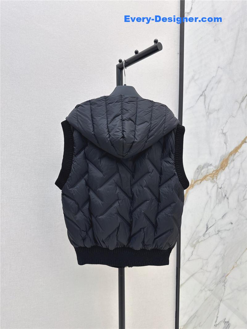 Vanitoo hooded down vest