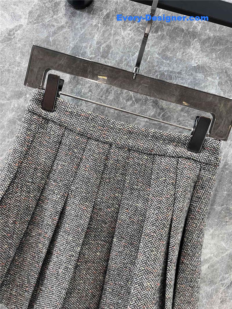 Ce1i*e short jacket + pleated skirt set