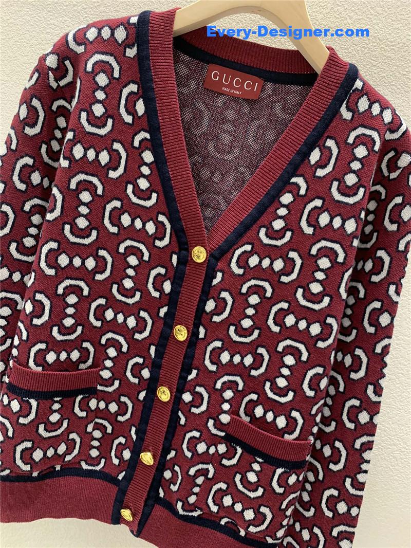 Gvc*1 v-neck jacquard cardigan red