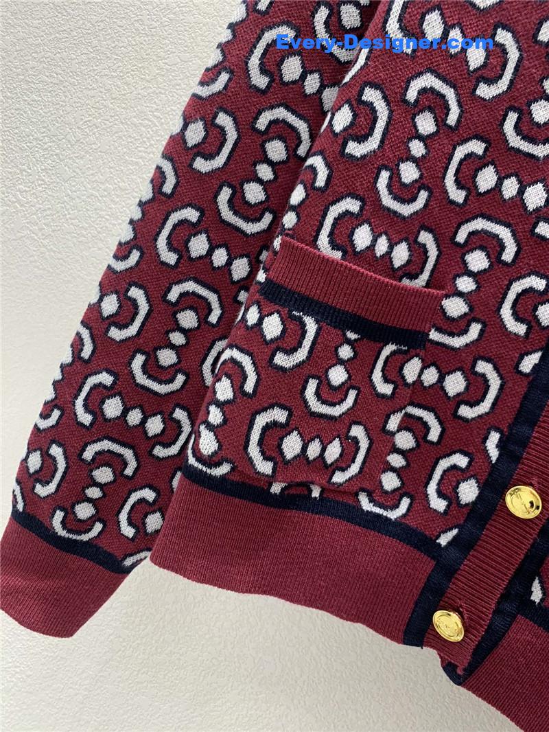 Gvc*1 v-neck jacquard cardigan red