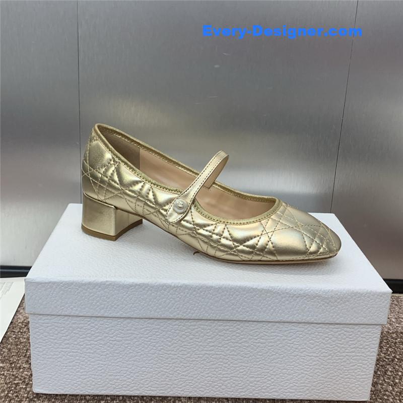 D10r ballet pump in gold quilted cannage calfskin