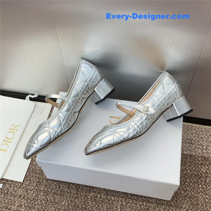 D10r ballet pump in silver quilted cannage calfskin