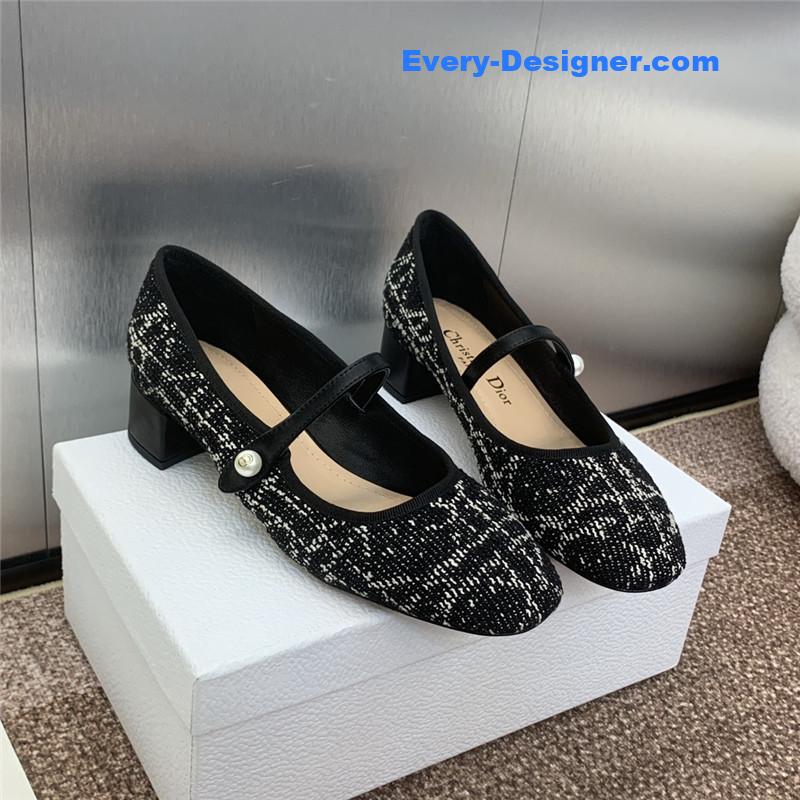 D10r ballet pump in gold cannage tweed