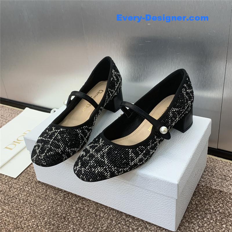 D10r ballet pump in gold cannage tweed