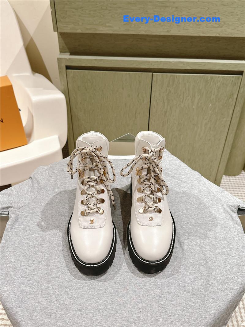 l0vis Vvtt0n white calfskin ranger boots