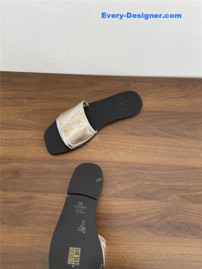 Va1e*ntin0 viva s*perstar nappa slides butter/silver