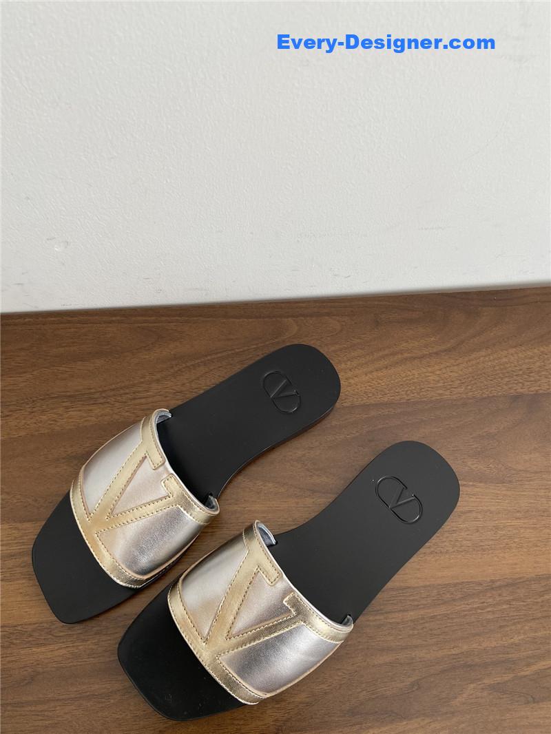 Va1e*ntin0 viva s*perstar nappa slides butter/silver