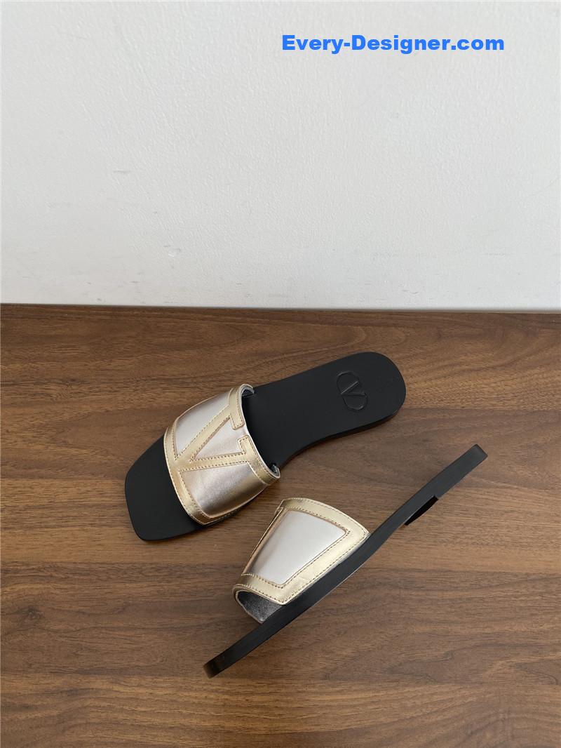 Va1e*ntin0 viva s*perstar nappa slides butter/silver