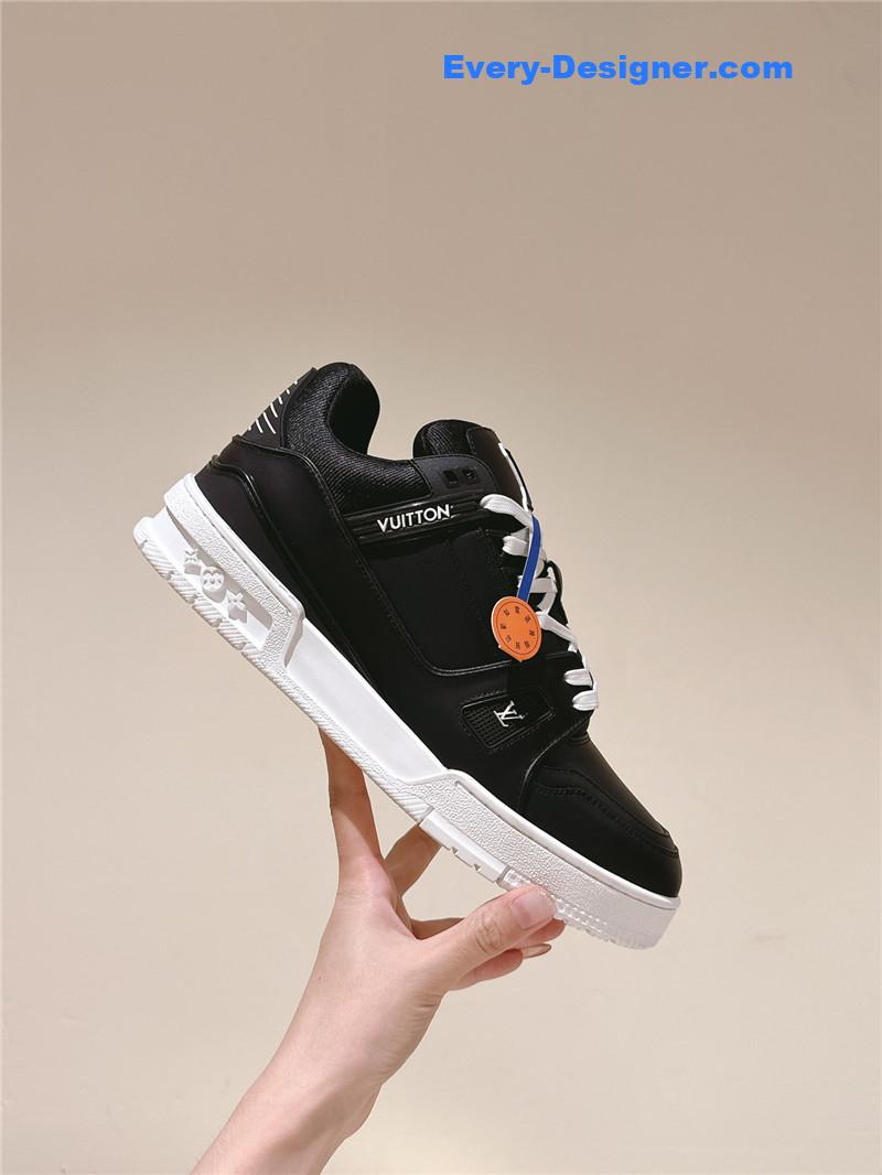 l0vis Vvtt0n lv black leather trainer sneakers
