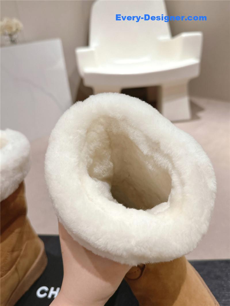 Ch**el logo brown suede snow boots