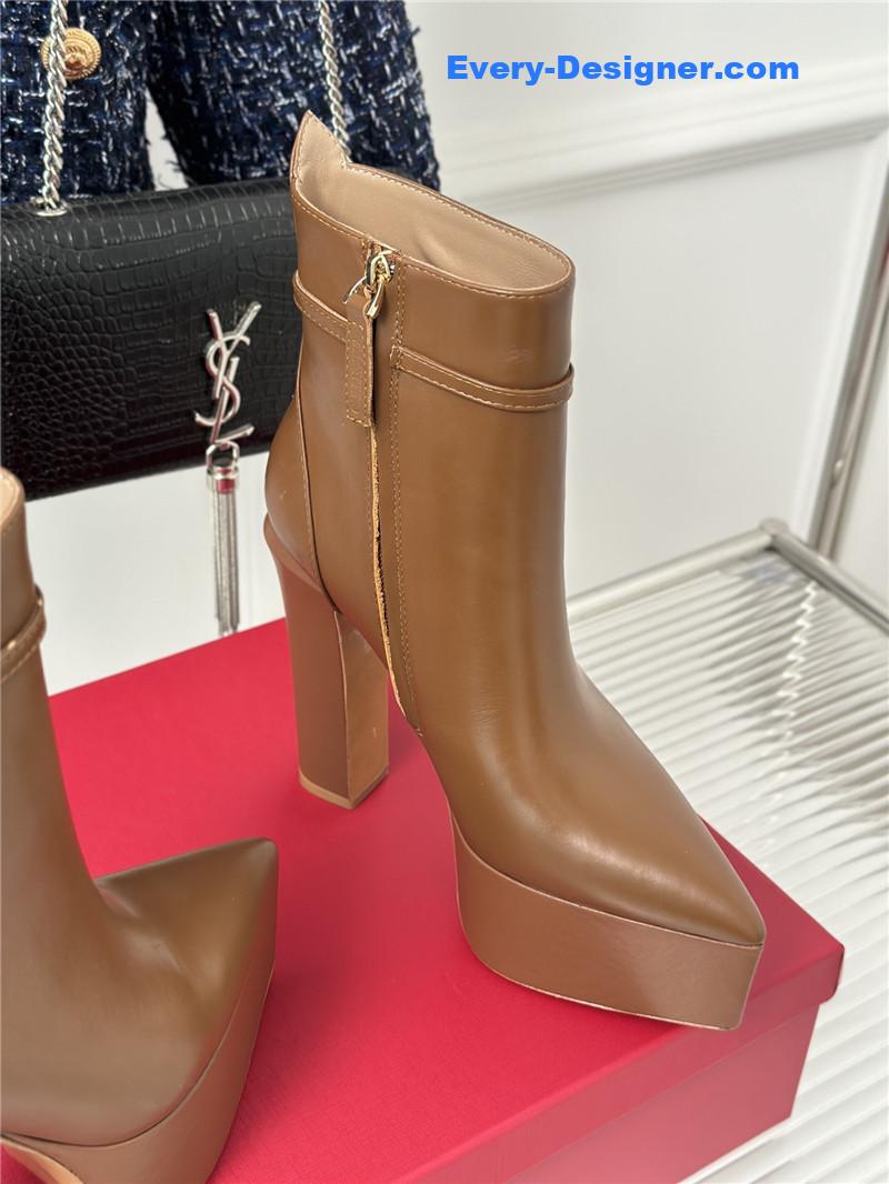 Va1e*ntin0 garavani brown leather heel platform booties