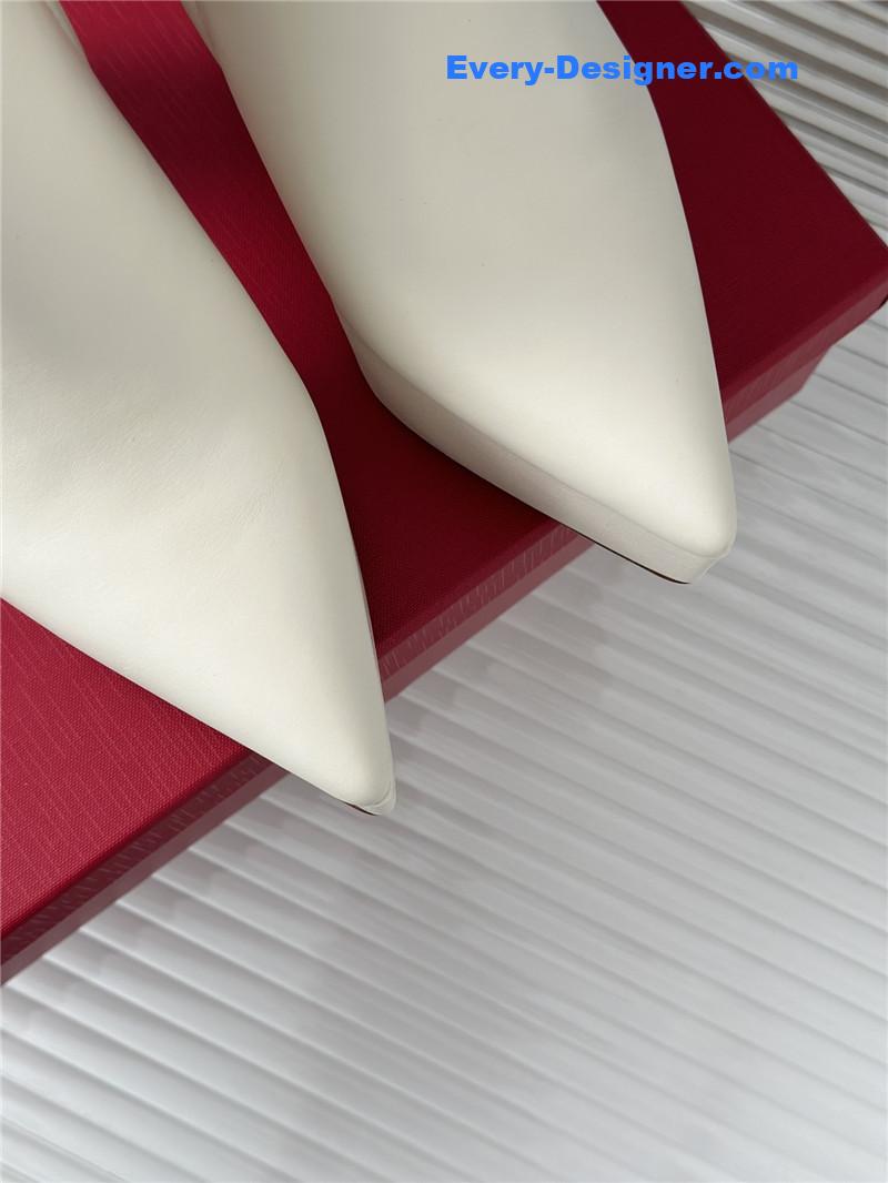 Va1e*ntin0 garavani white leather heel booties