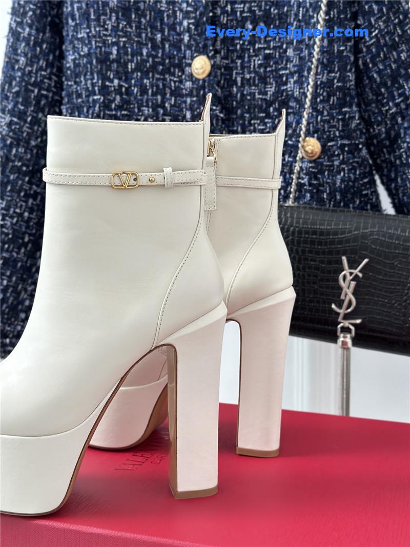 Va1e*ntin0 garavani white leather heel booties