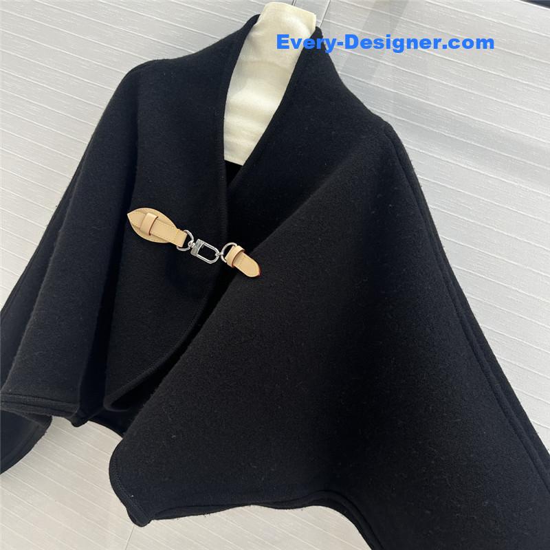 l0vis Vvtt0n lv wool knitted cape coat