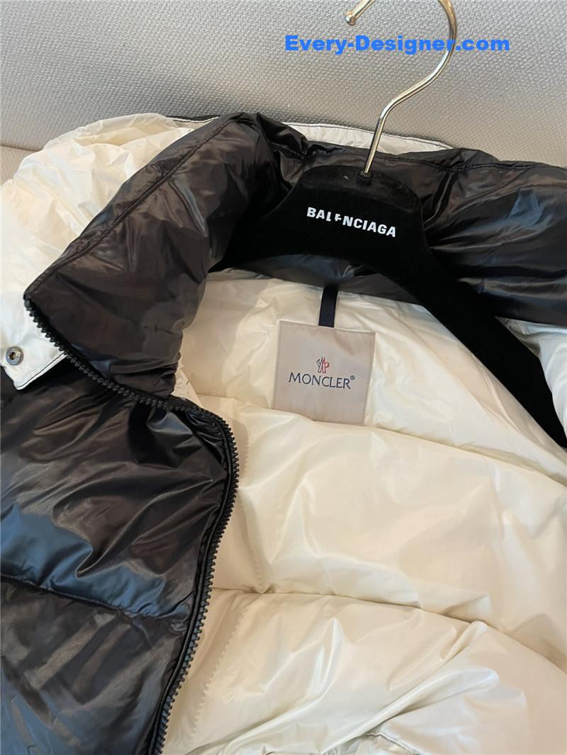 Moncler lettering hooded down jacket