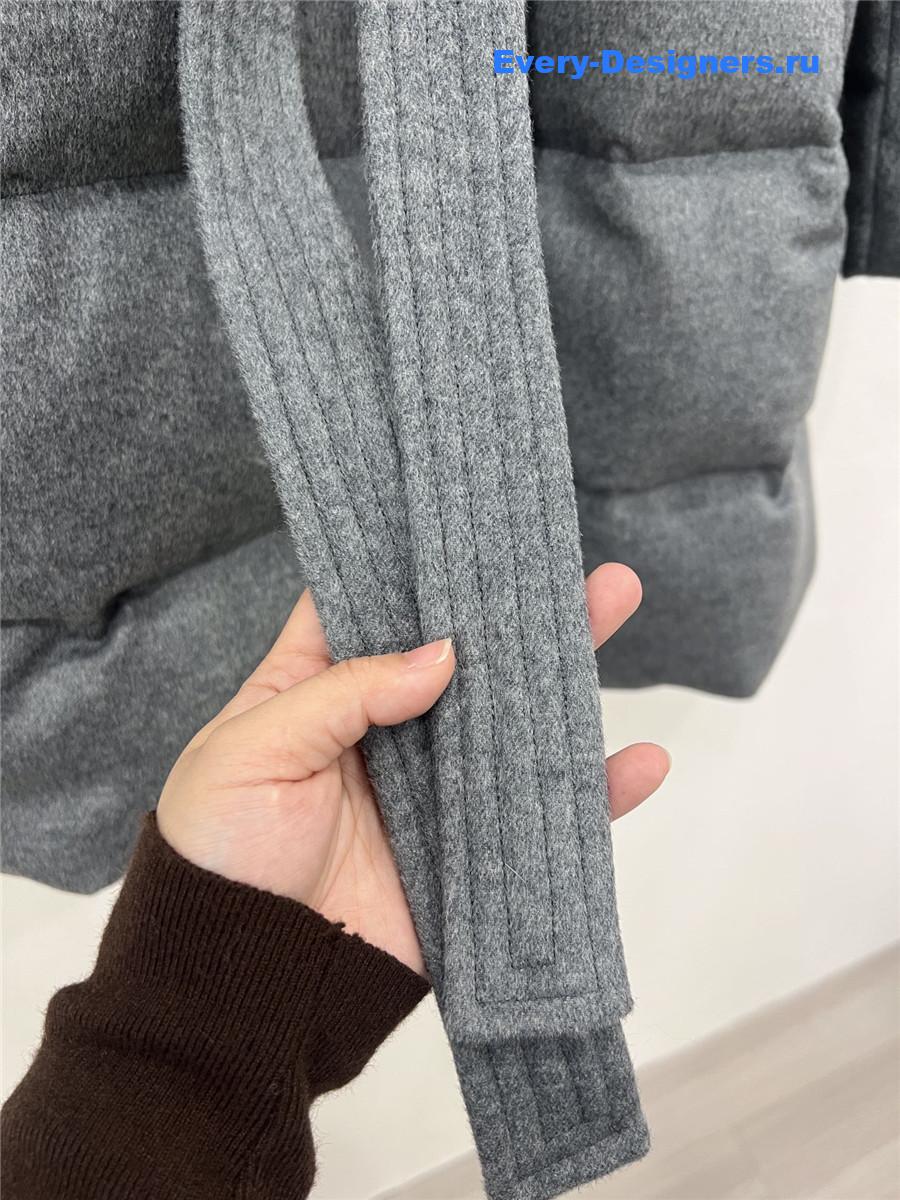 L0r0 P1ana fox fur collar down jacket