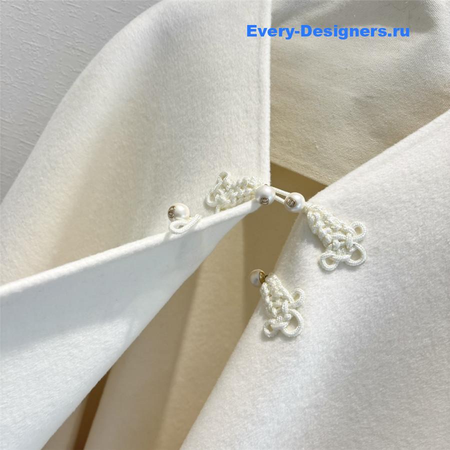 D10r cashmere buttoned cape