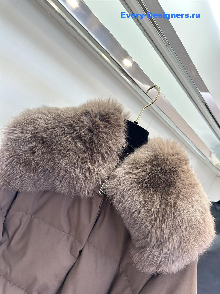 L0r0 P1ana goose down jacket