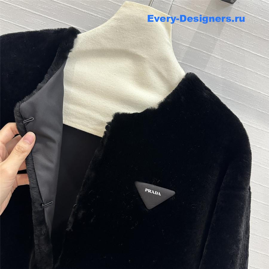 Pra*a triangle logo short jacket