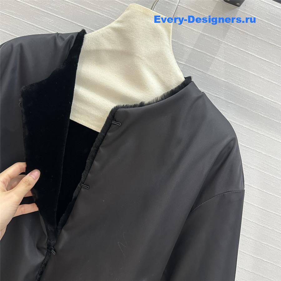 Pra*a triangle logo short jacket