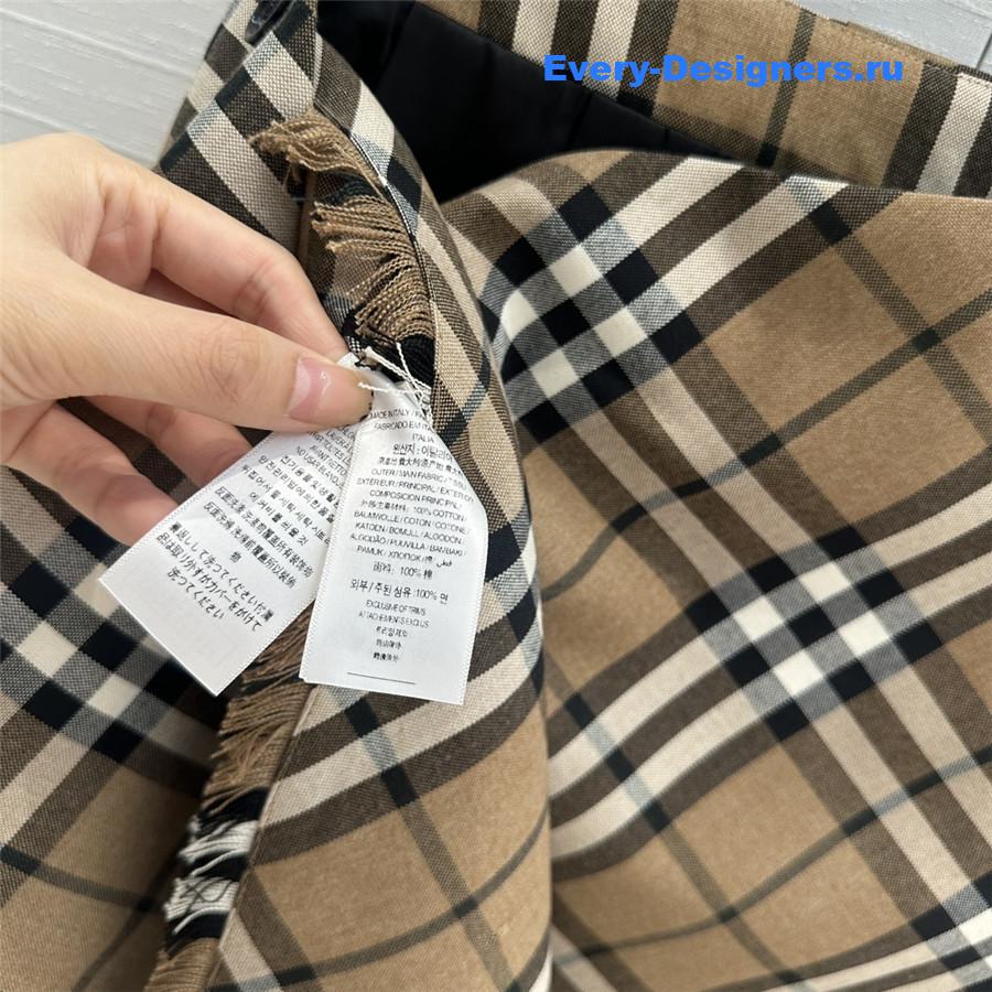 Bv*b*rry preppy pleated skirt