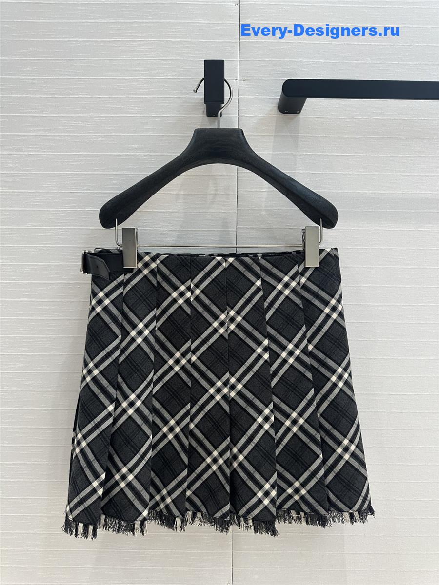 Bv*b*rry preppy pleated skirt