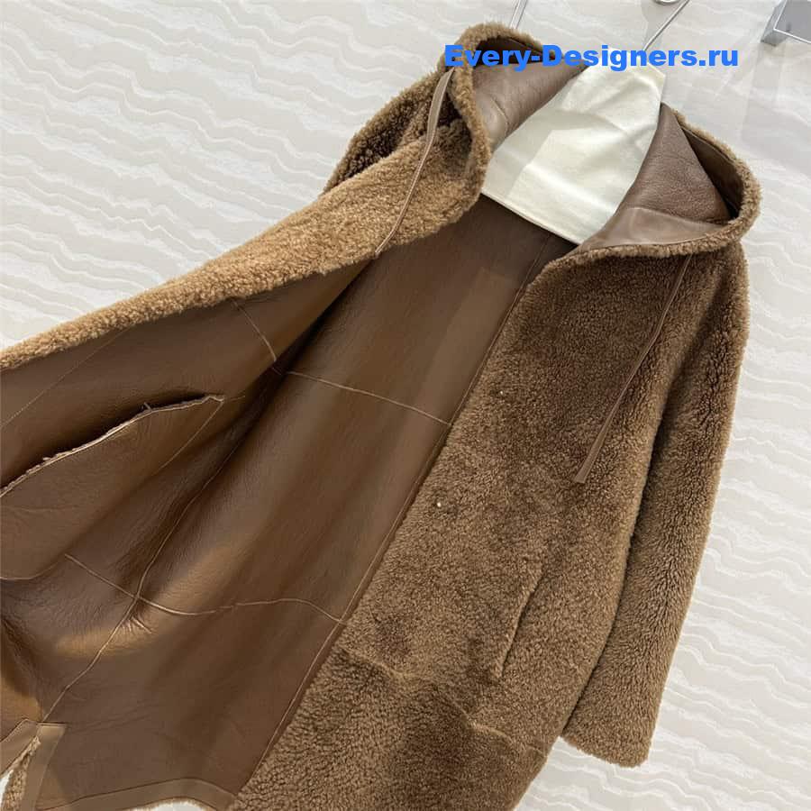 Vanitoo shearling hooded coat