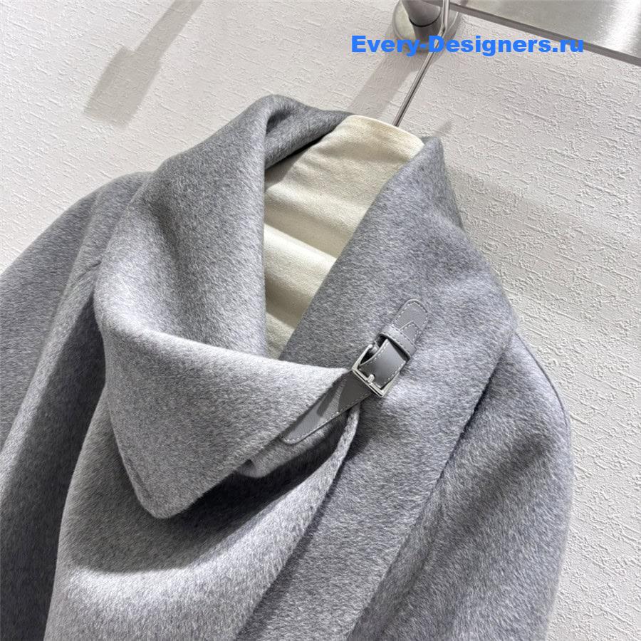 H**me5 cashmere coat with stand collar