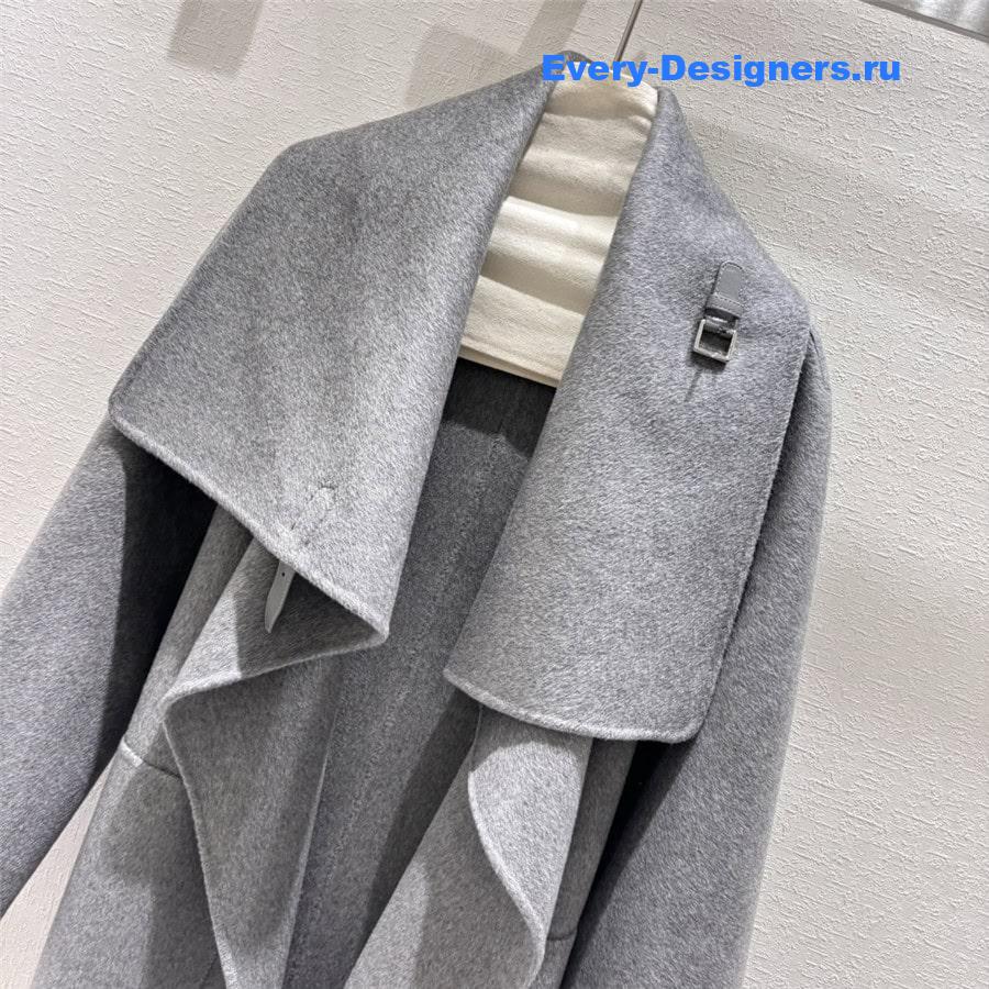 H**me5 cashmere coat with stand collar