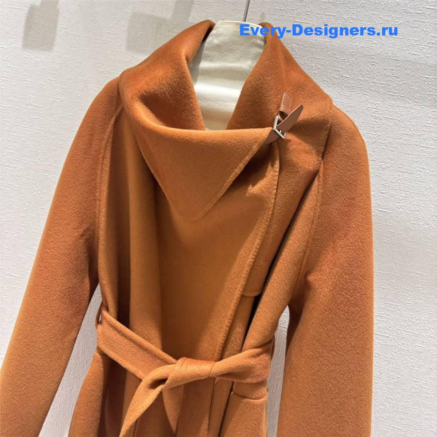 H**me5 cashmere coat with stand collar