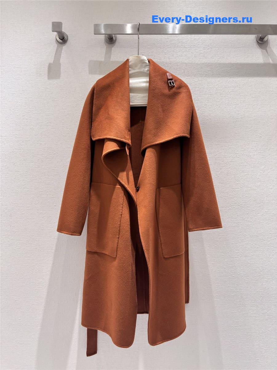 H**me5 cashmere coat with stand collar