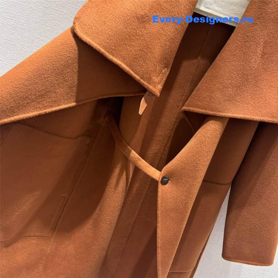 H**me5 cashmere coat with stand collar