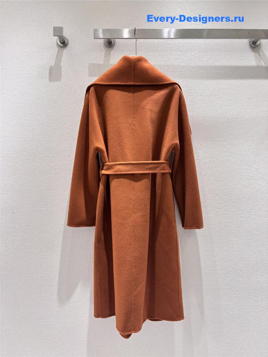 H**me5 cashmere coat with stand collar
